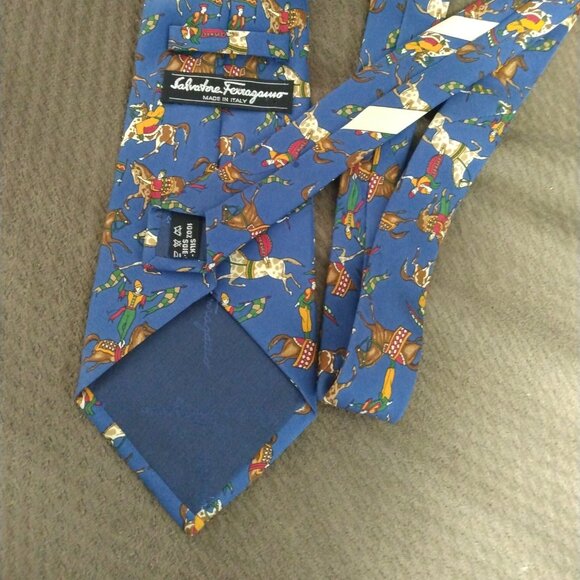 ❤️NWOT SALVATORE FERRAGAMO Navy Horse Stunt Theme Silk Necktie Tie - Picture 6 of 7